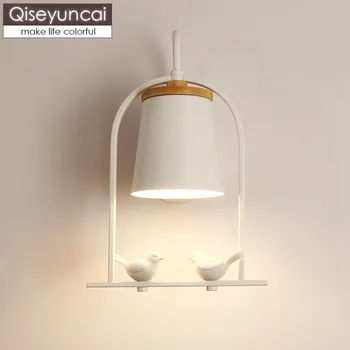Qiseyuncai Скандинавски модерна всекидневна птичка, с монтиран на стената лампа, с монтиран на стената телевизор, нощно шкафче за спалня в минималистичен творчески преминаване на дървена стена лампа